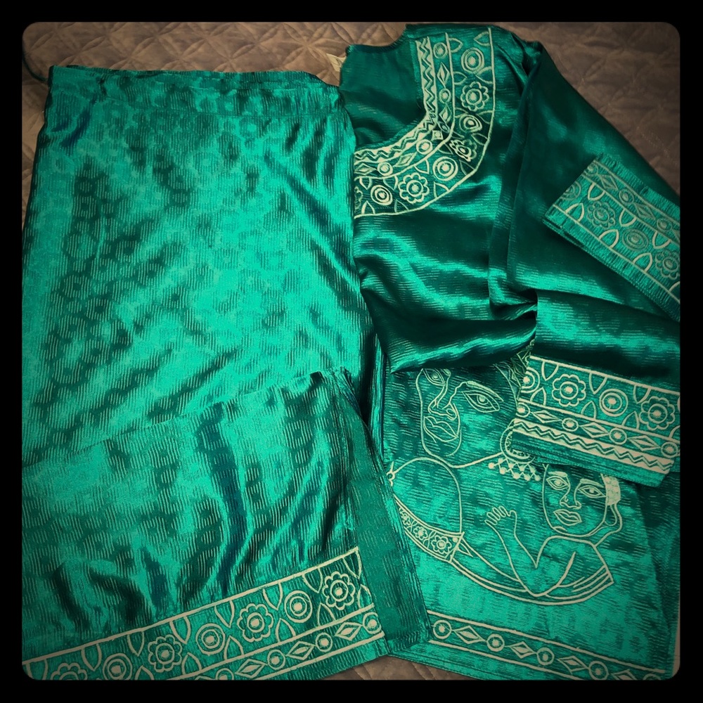 NWOT Nubian wear-2piece suit with Head wrap